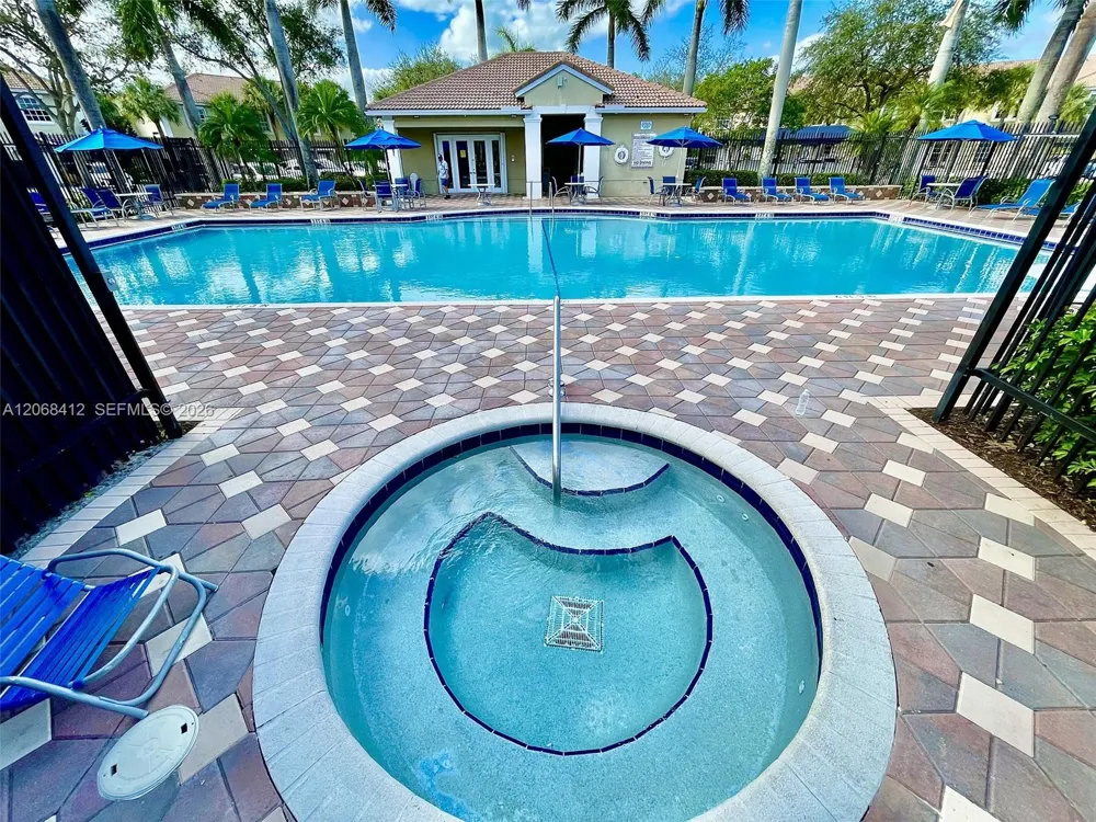 12171 SW 4th St Pembroke Pines, FL 33025