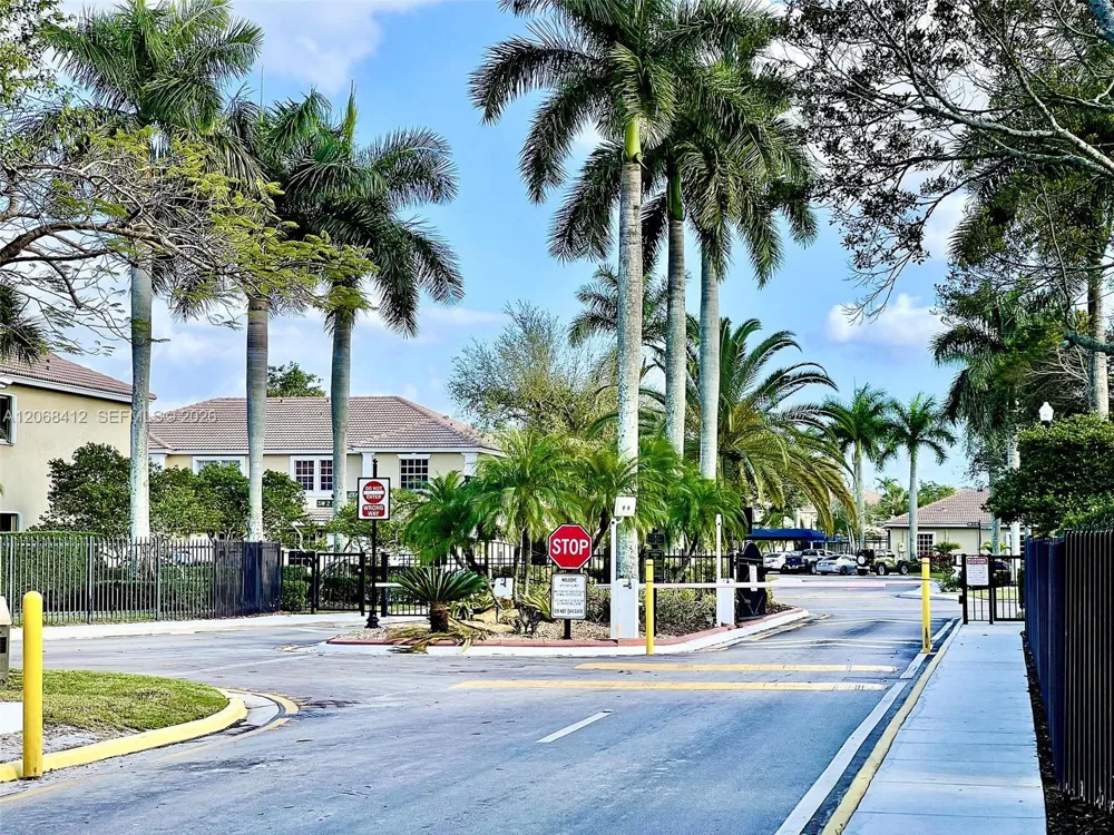 12171 SW 4th St Pembroke Pines, FL 33025