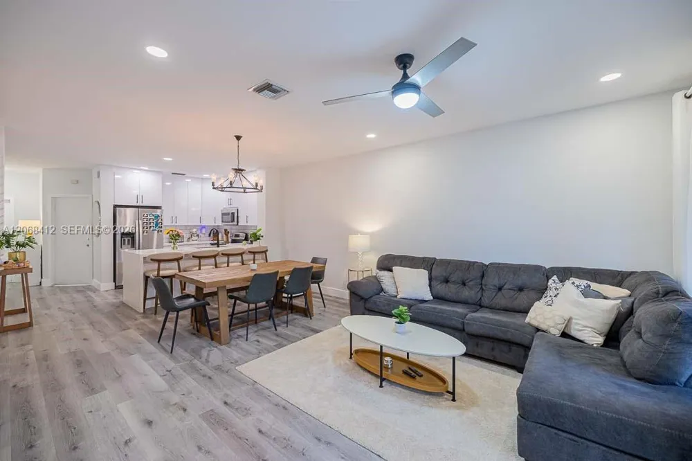 12171 SW 4th St Pembroke Pines, FL 33025