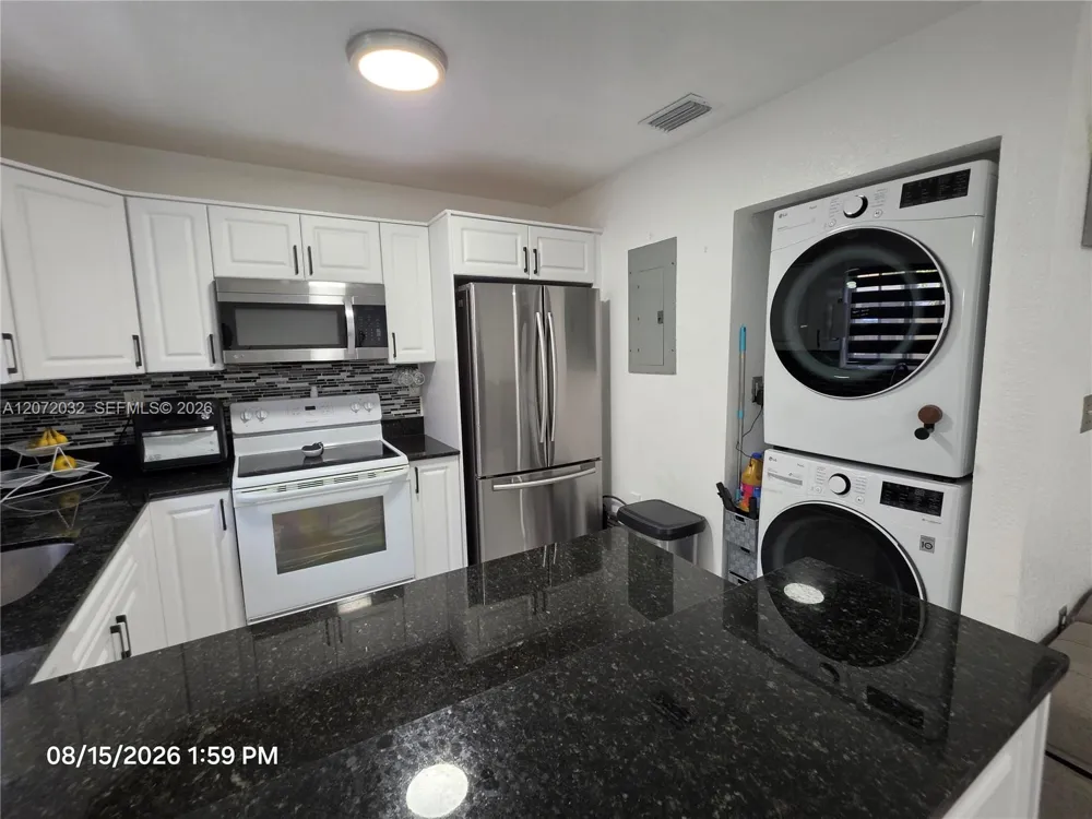 11424 NW 94th Pl #7 Hialeah Gardens, FL 33018