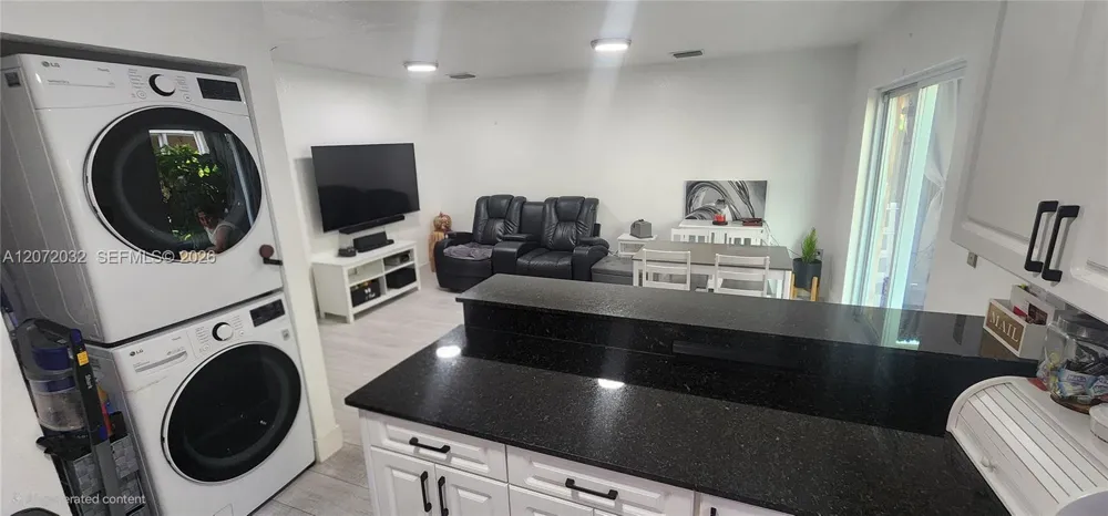 11424 NW 94th Pl #7 Hialeah Gardens, FL 33018