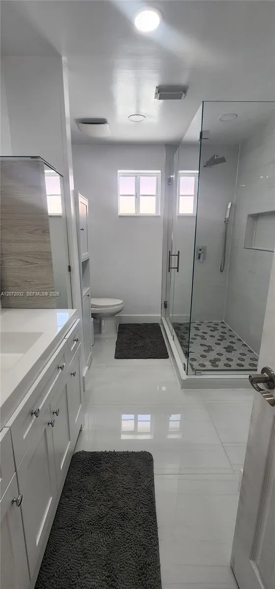 11424 NW 94th Pl #7 Hialeah Gardens, FL 33018