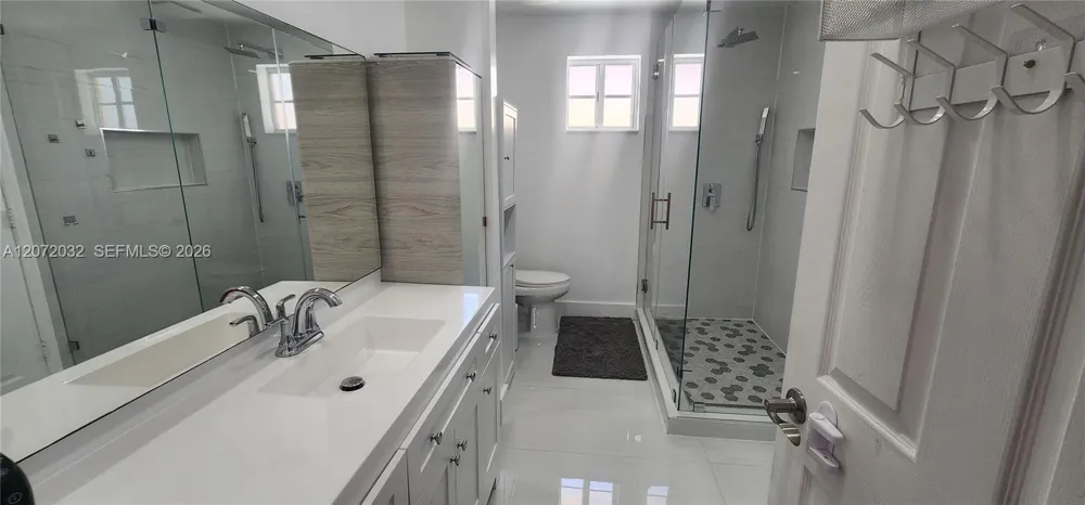 11424 NW 94th Pl #7 Hialeah Gardens, FL 33018