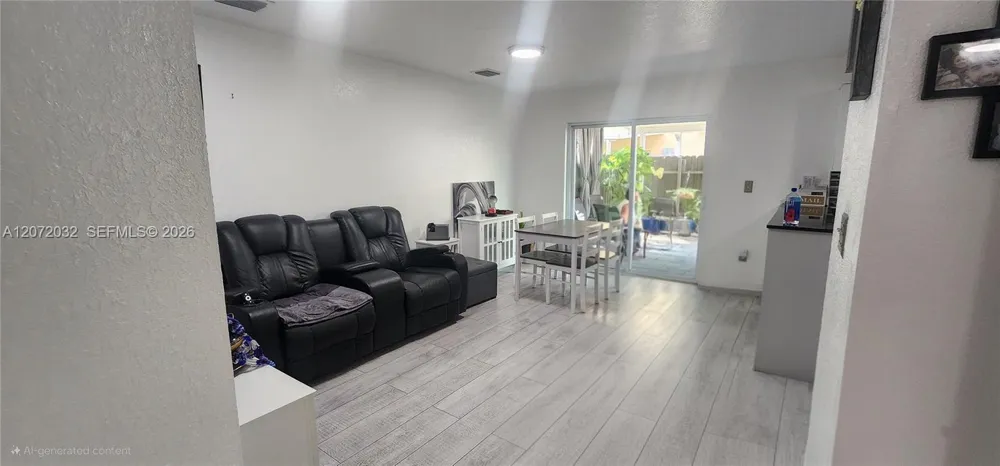 11424 NW 94th Pl #7 Hialeah Gardens, FL 33018