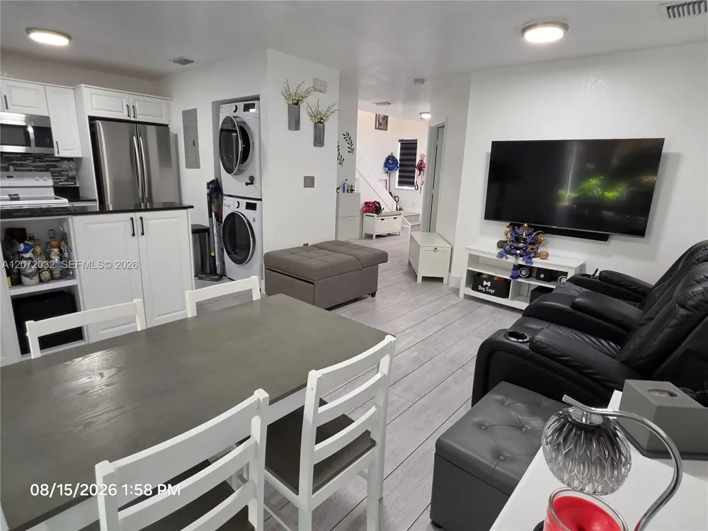 11424 NW 94th Pl #7 Hialeah Gardens, FL 33018
