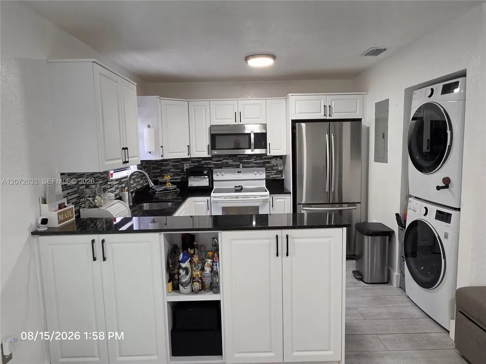 11424 NW 94th Pl #7 Hialeah Gardens, FL 33018