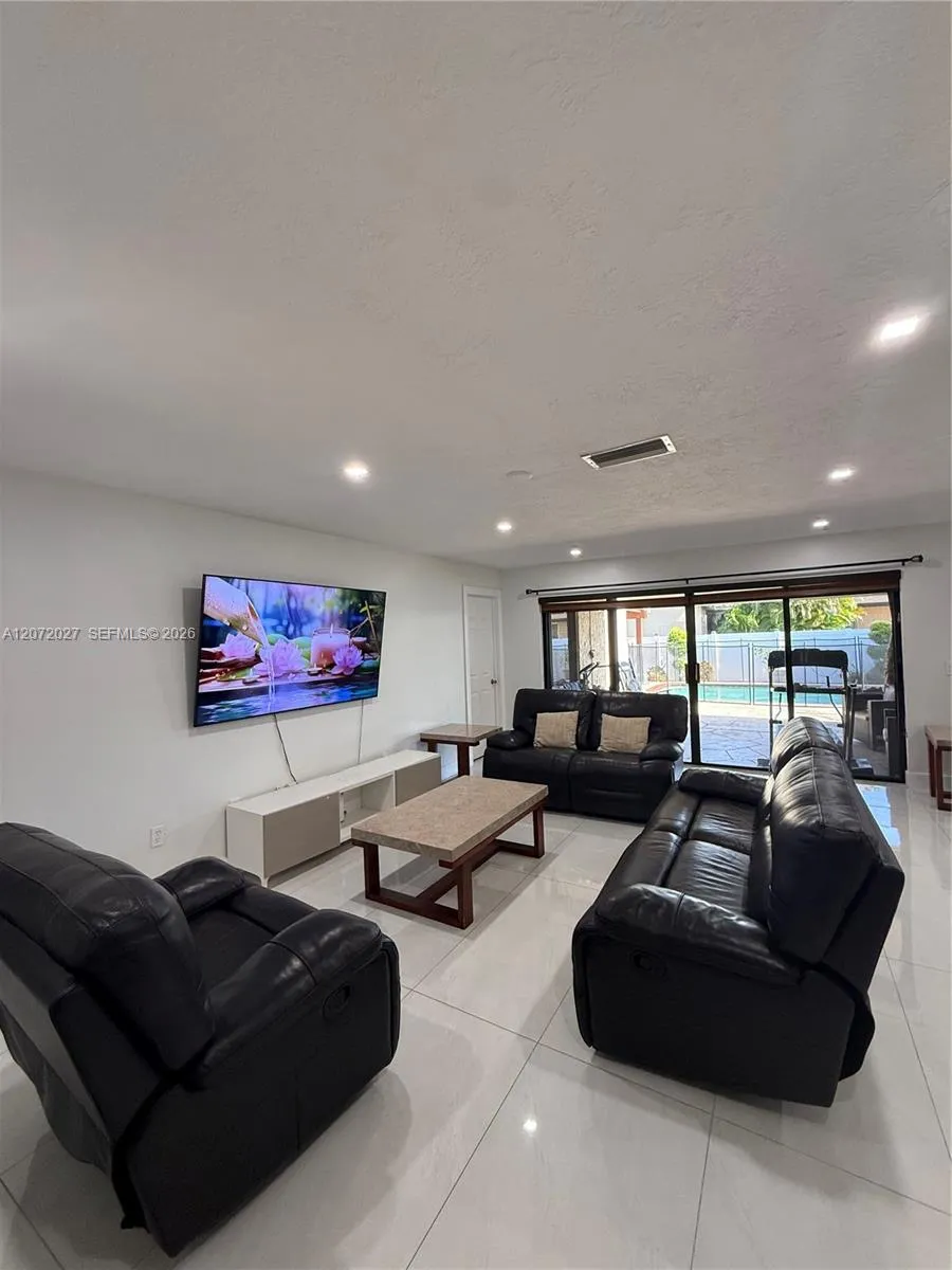 11450 NW 30th Pl Sunrise, FL 33323