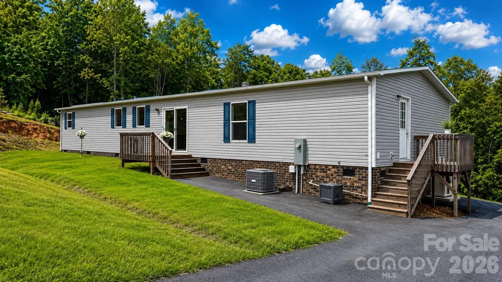 4223 Gouge Avenue Morganton, NC 28655