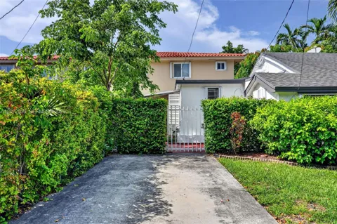3375 SW 29th Ter #B
