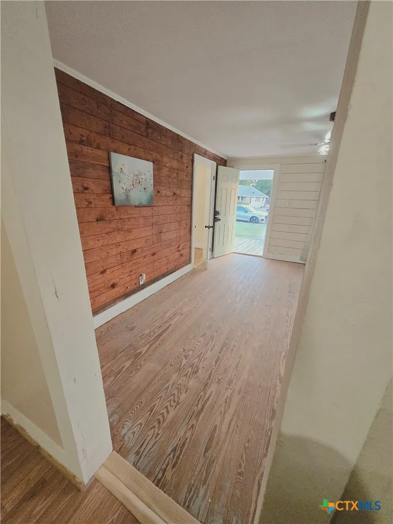404 Hill Street Itasca, TX 76055