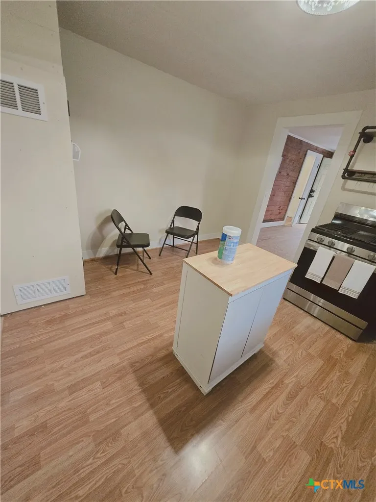 404 Hill Street Itasca, TX 76055
