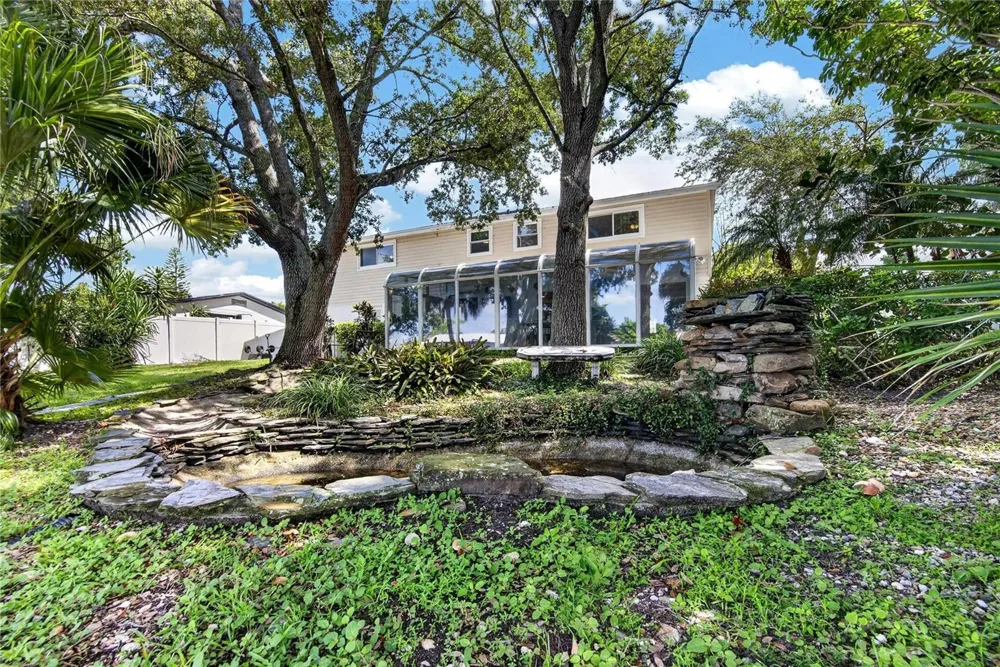 10718 DRUMMOND RD Tampa, FL 33615