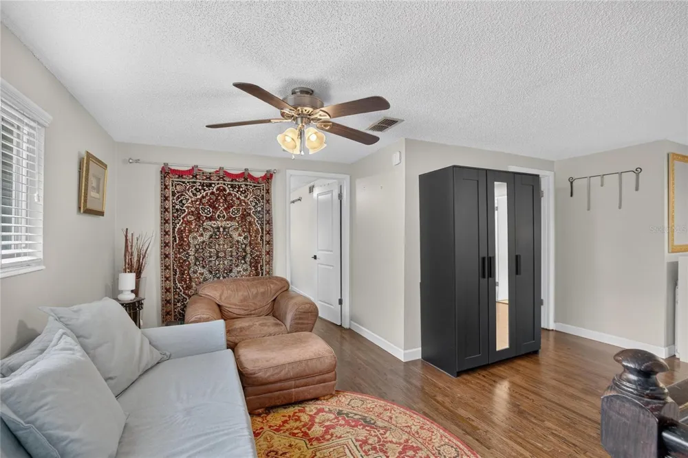 10718 DRUMMOND RD Tampa, FL 33615