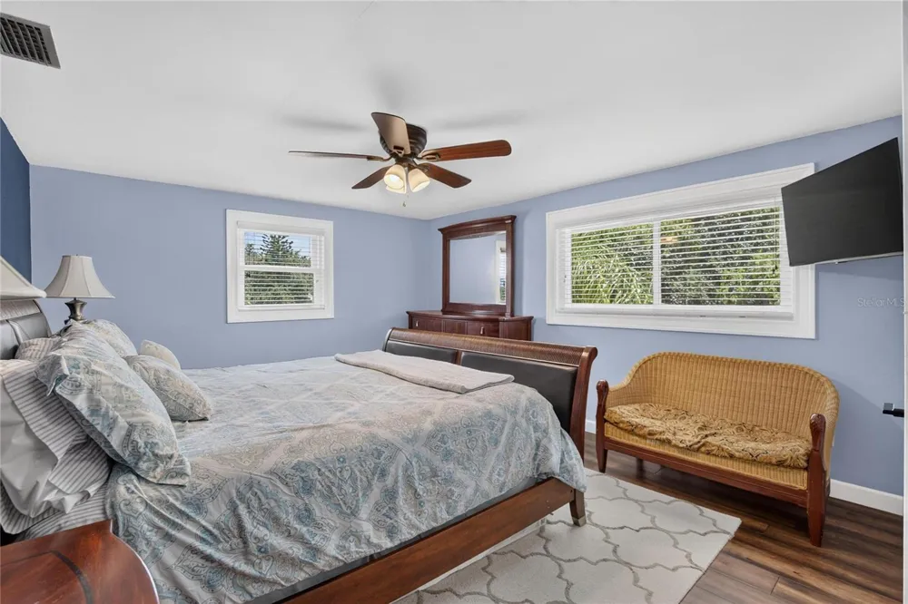 10718 DRUMMOND RD Tampa, FL 33615