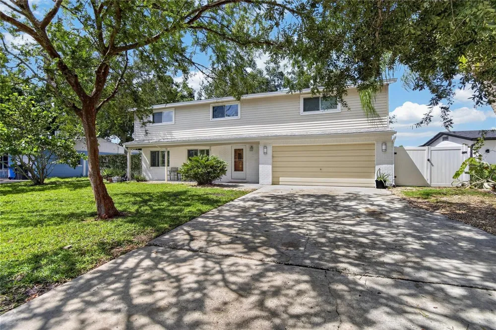 10718 DRUMMOND RD Tampa, FL 33615