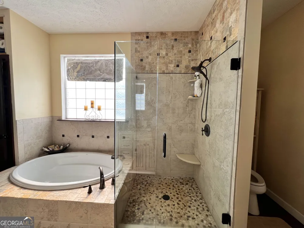 6659 Lone Oak RD Hogansville, GA 30230