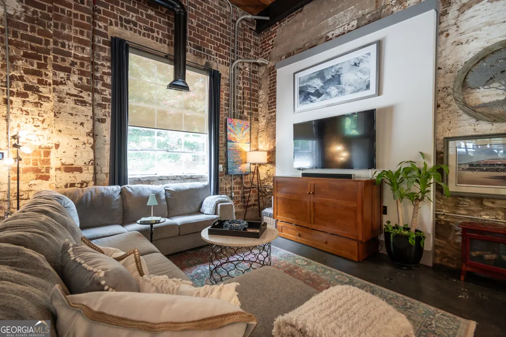 585 White CIR Athens, GA 30605