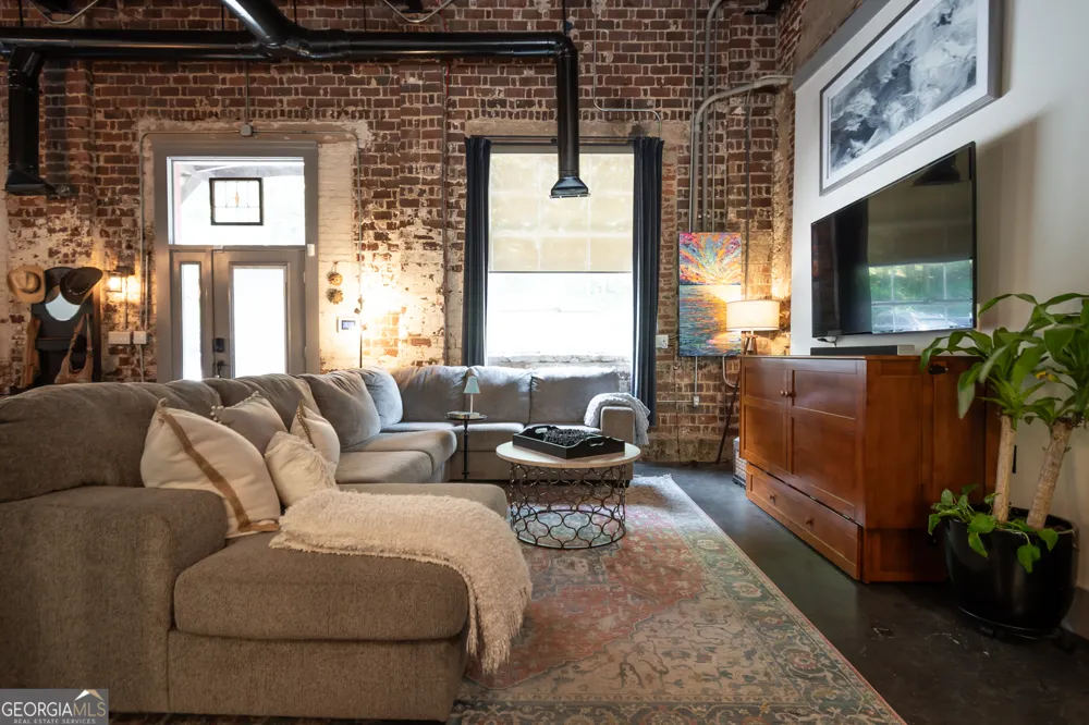 585 White CIR Athens, GA 30605
