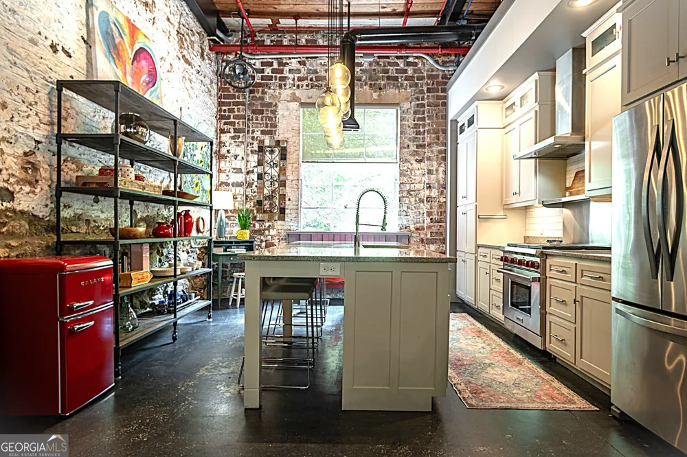 585 White CIR Athens, GA 30605