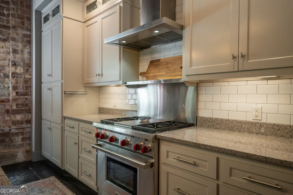 585 White CIR Athens, GA 30605