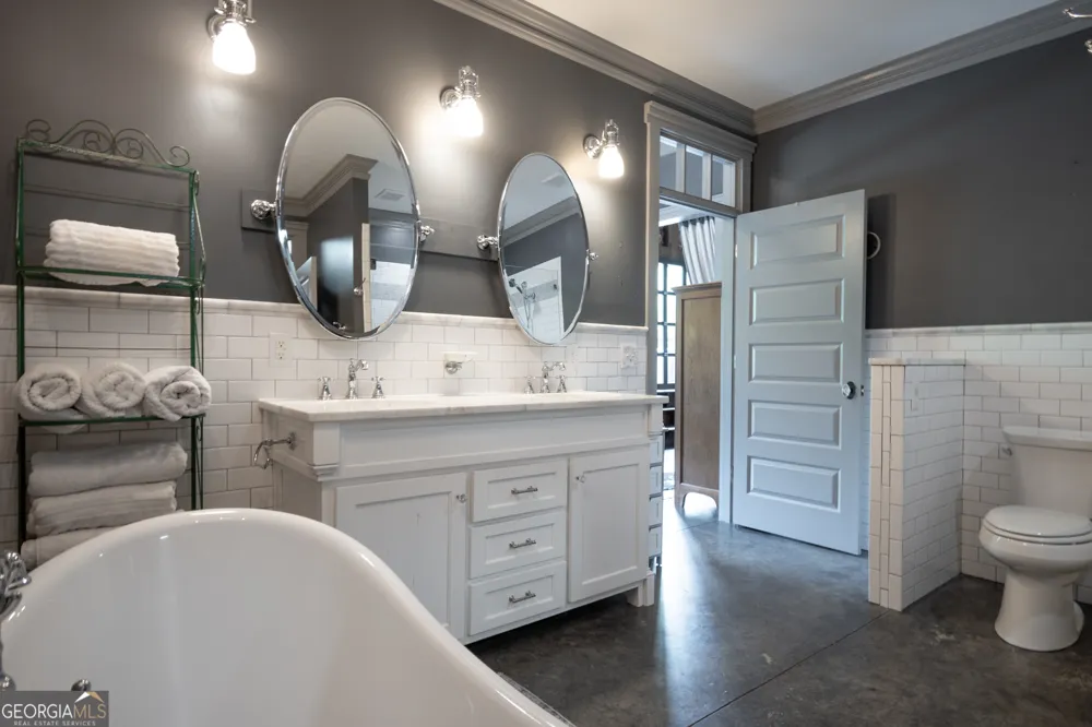 585 White CIR Athens, GA 30605