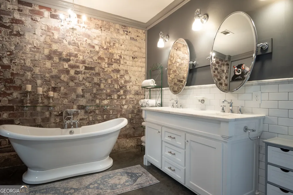 585 White CIR Athens, GA 30605