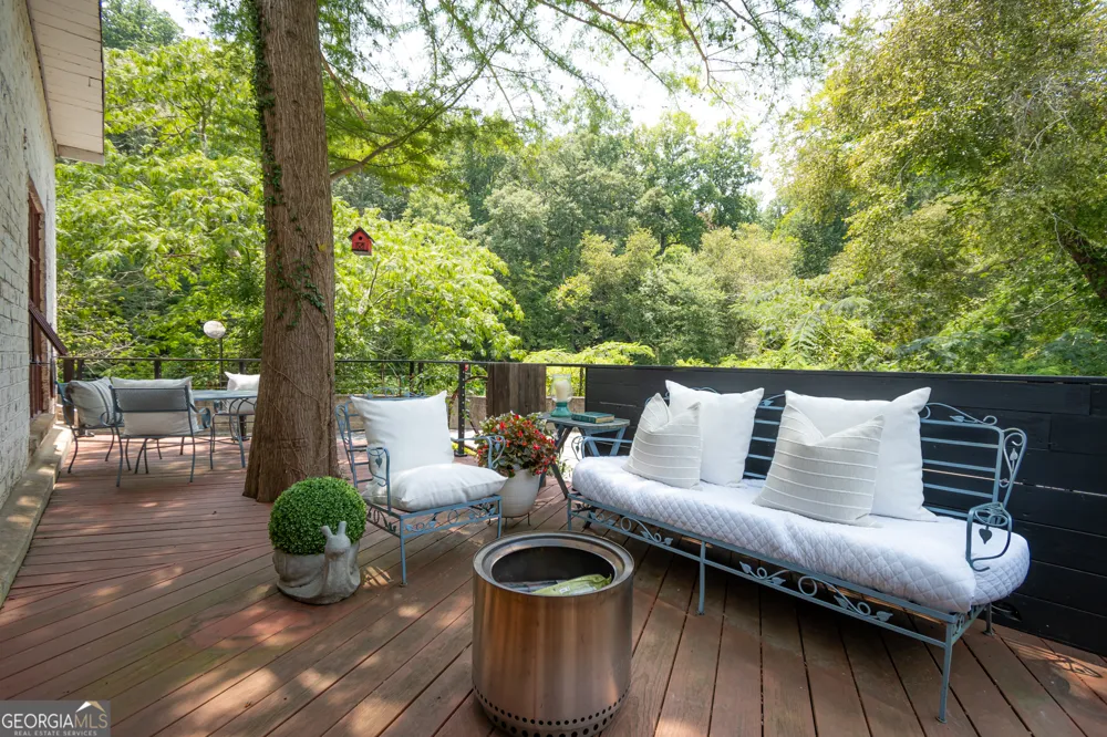 585 White CIR Athens, GA 30605