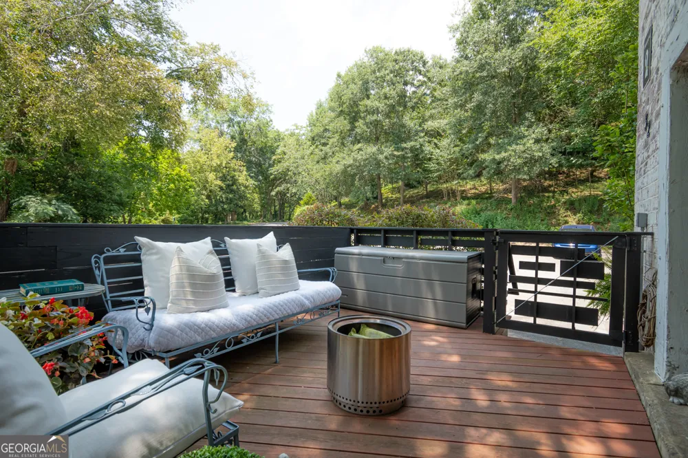 585 White CIR Athens, GA 30605