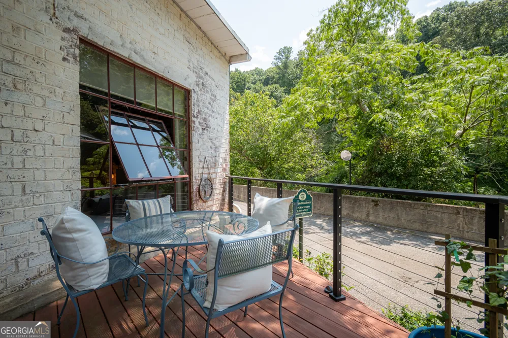 585 White CIR Athens, GA 30605