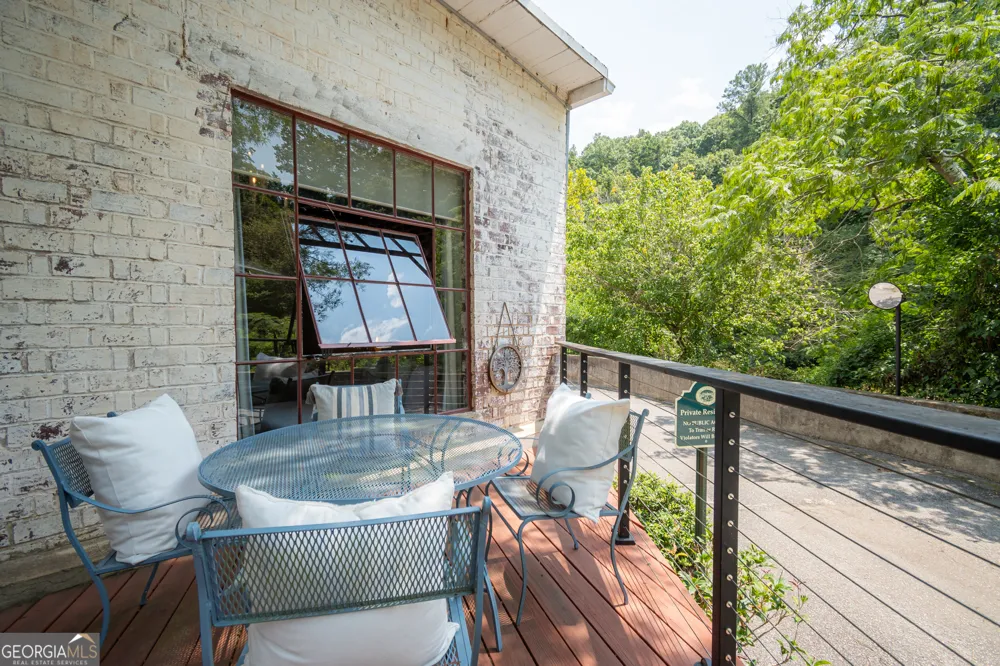 585 White CIR Athens, GA 30605