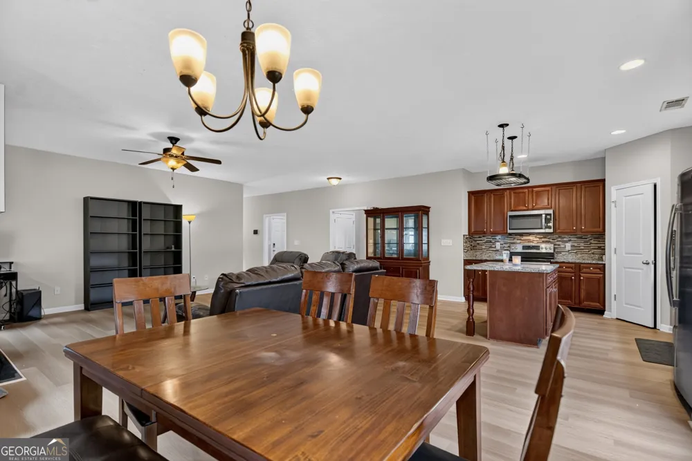 402 Creekside DR LaGrange, GA 30240