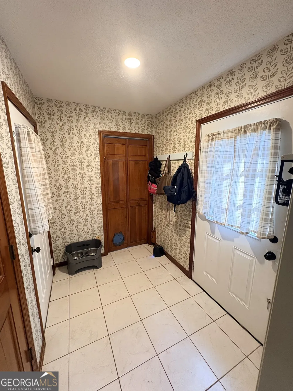 102 Alpine CT Warner Robins, GA 31088