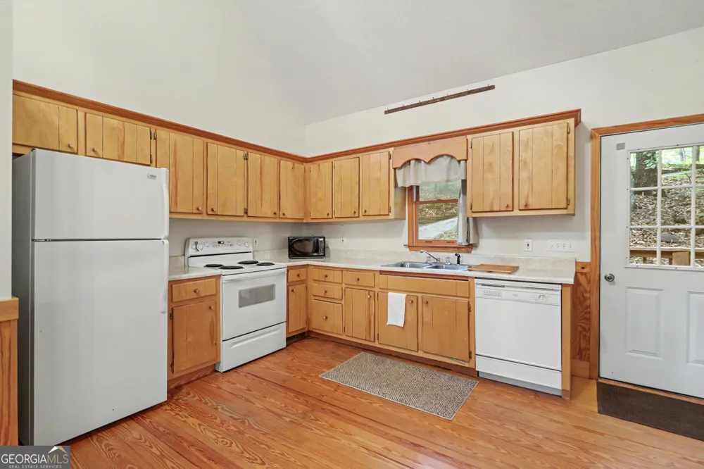 659 Potomac DR Tiger, GA 30576