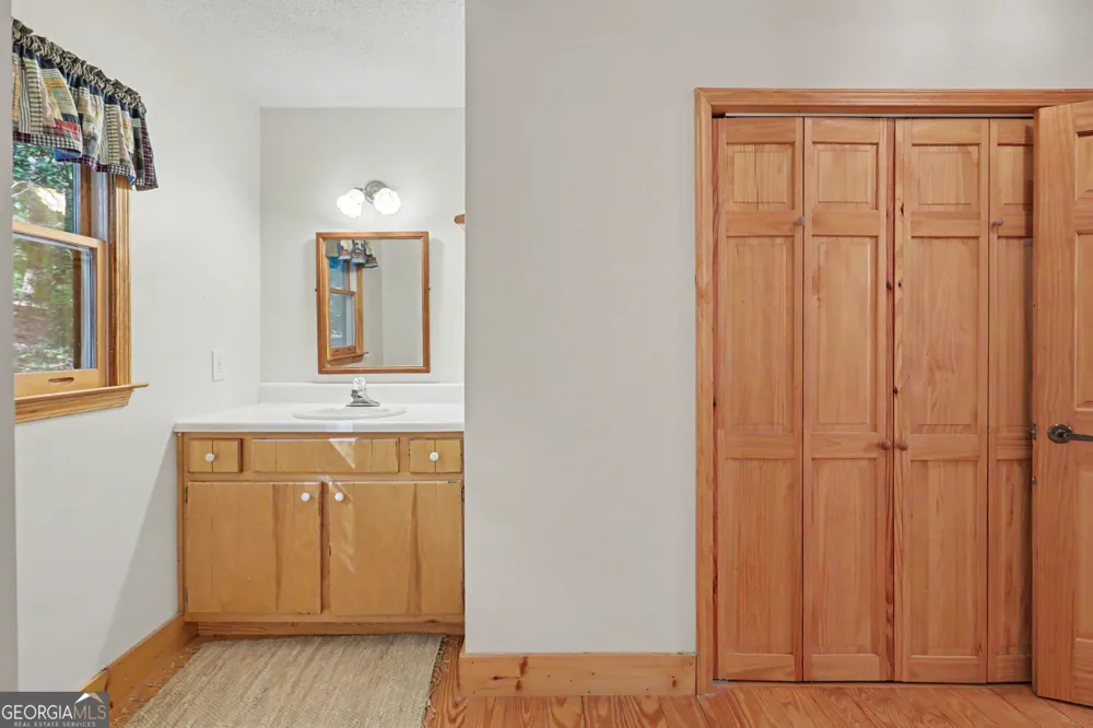 659 Potomac DR Tiger, GA 30576