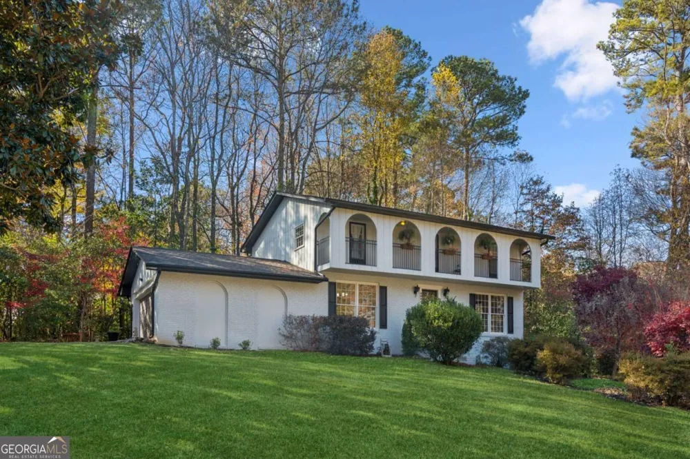 4894 Macbain LN Dunwoody, GA 30360