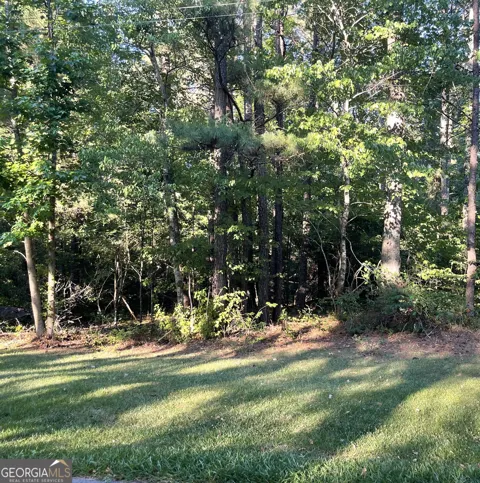 825 North Lake CIR