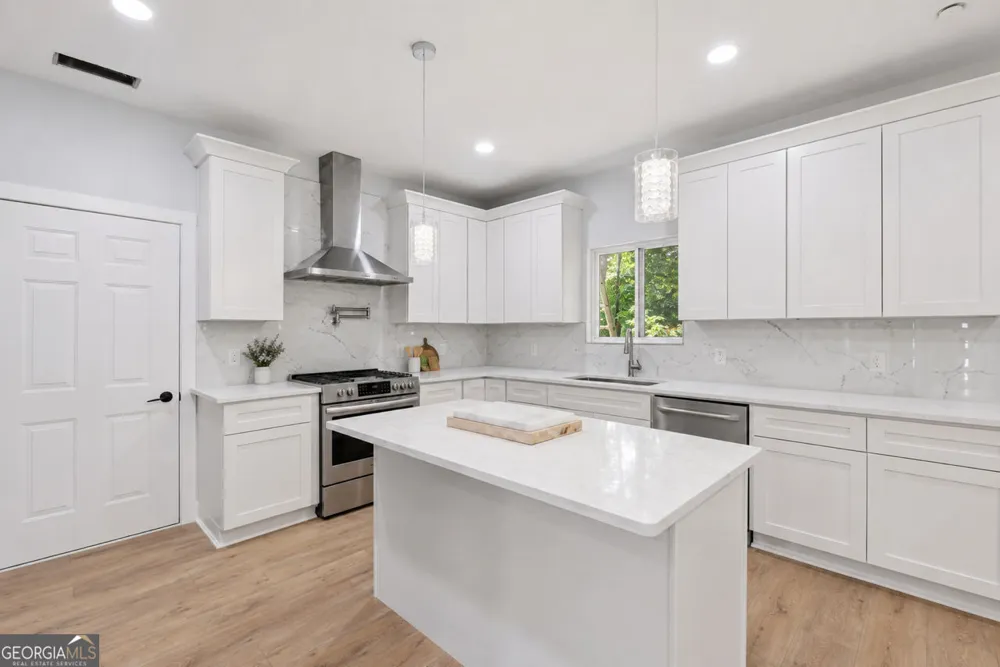 3851 Twin Ridge LN Ellenwood, GA 30294