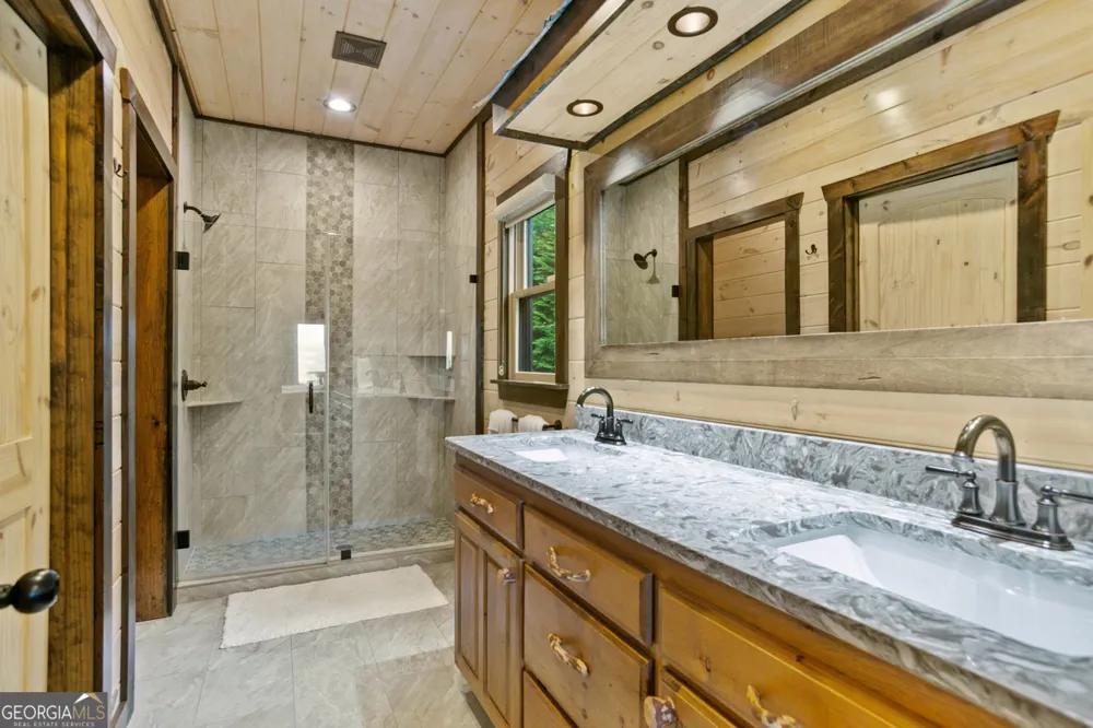 231 Kyle RD Blue Ridge, GA 30513