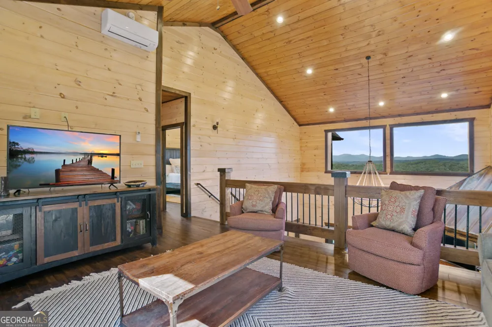231 Kyle RD Blue Ridge, GA 30513