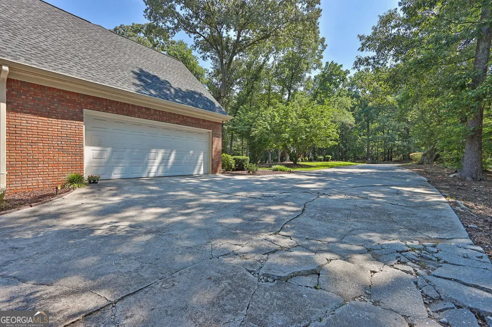 3765 Cannonwolde DR Snellville, GA 30039