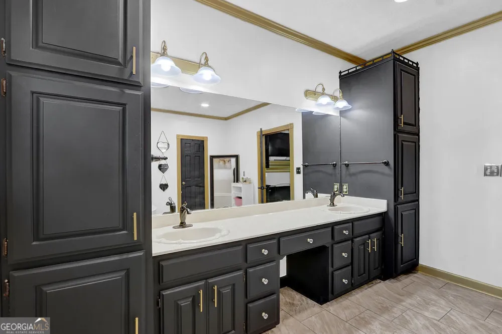 3765 Cannonwolde DR Snellville, GA 30039