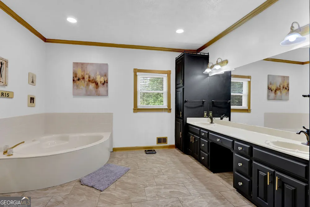 3765 Cannonwolde DR Snellville, GA 30039