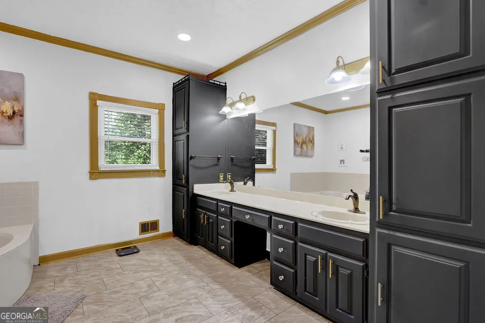 3765 Cannonwolde DR Snellville, GA 30039