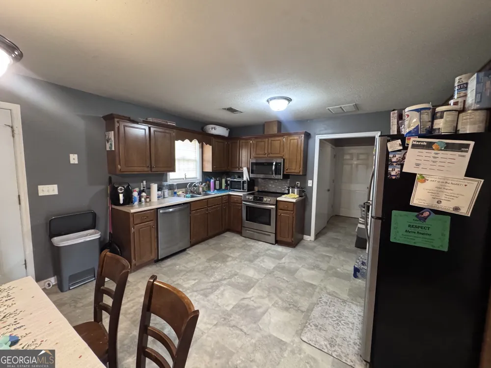 1427 Coleman Register RD Rentz, GA 31075