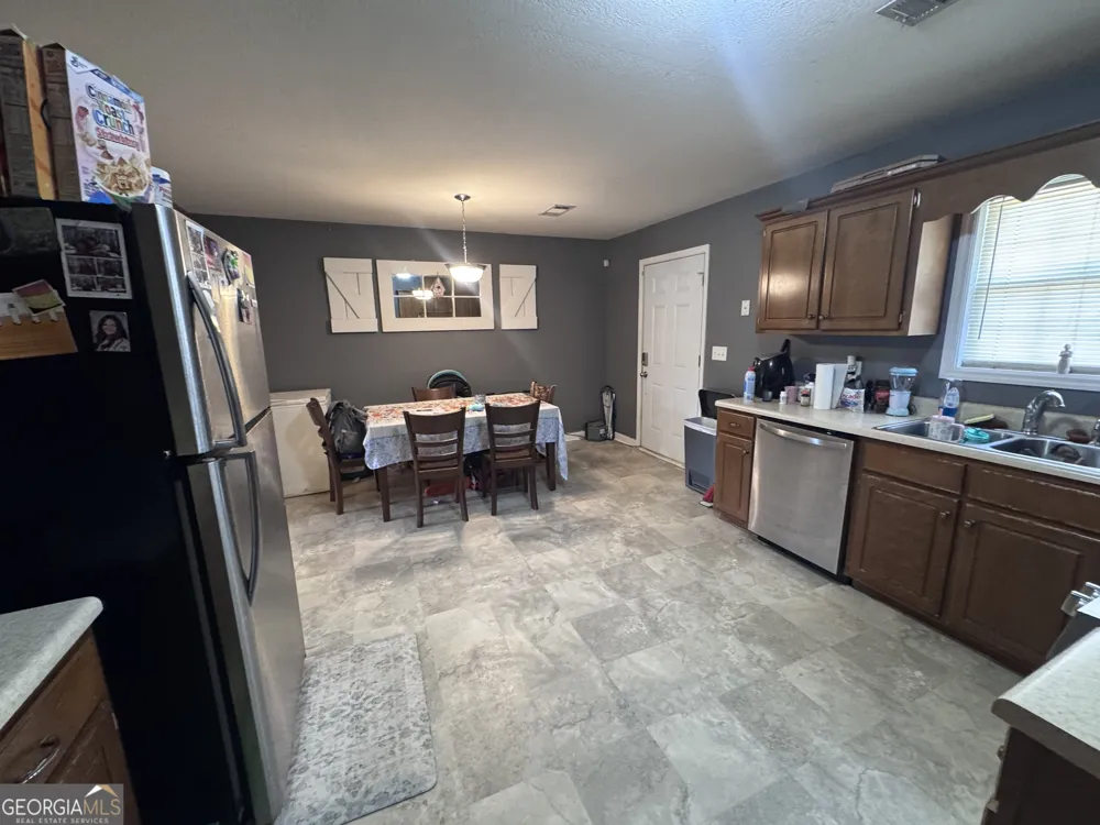 1427 Coleman Register RD Rentz, GA 31075
