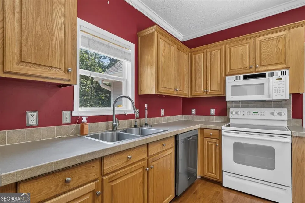 1380 Howard Lewis RD White Plains, GA 30678