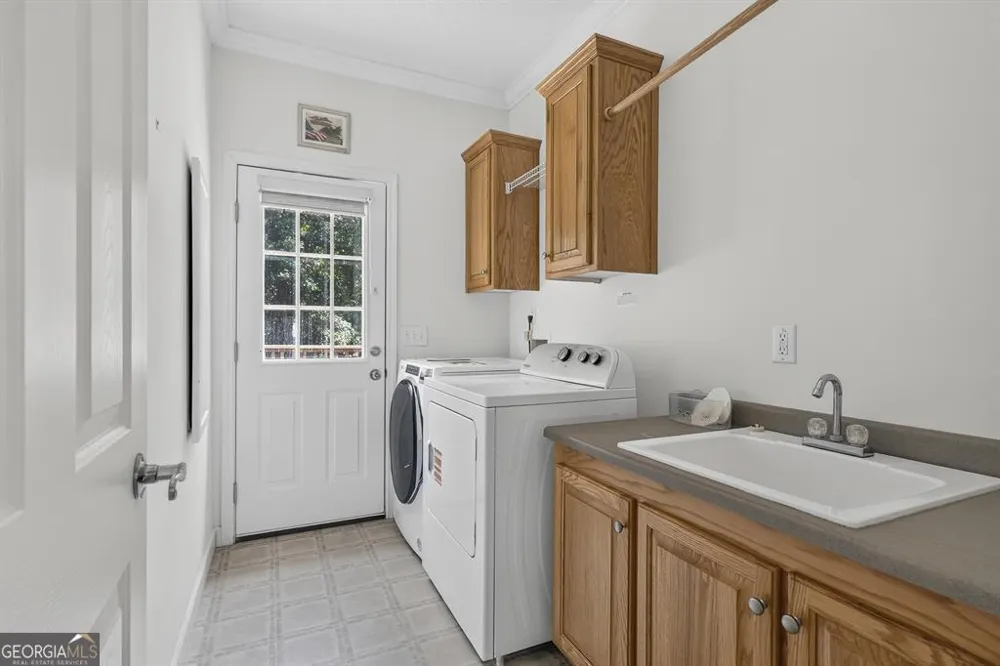 1380 Howard Lewis RD White Plains, GA 30678