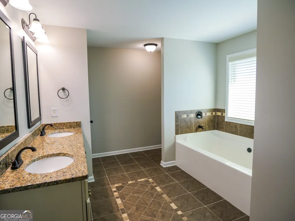 151 Rockhouse RDG Senoia, GA 30276