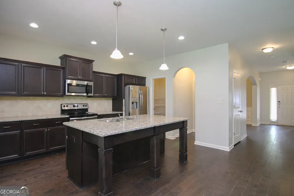 204 Dog Fennel LN Perry, GA 31069
