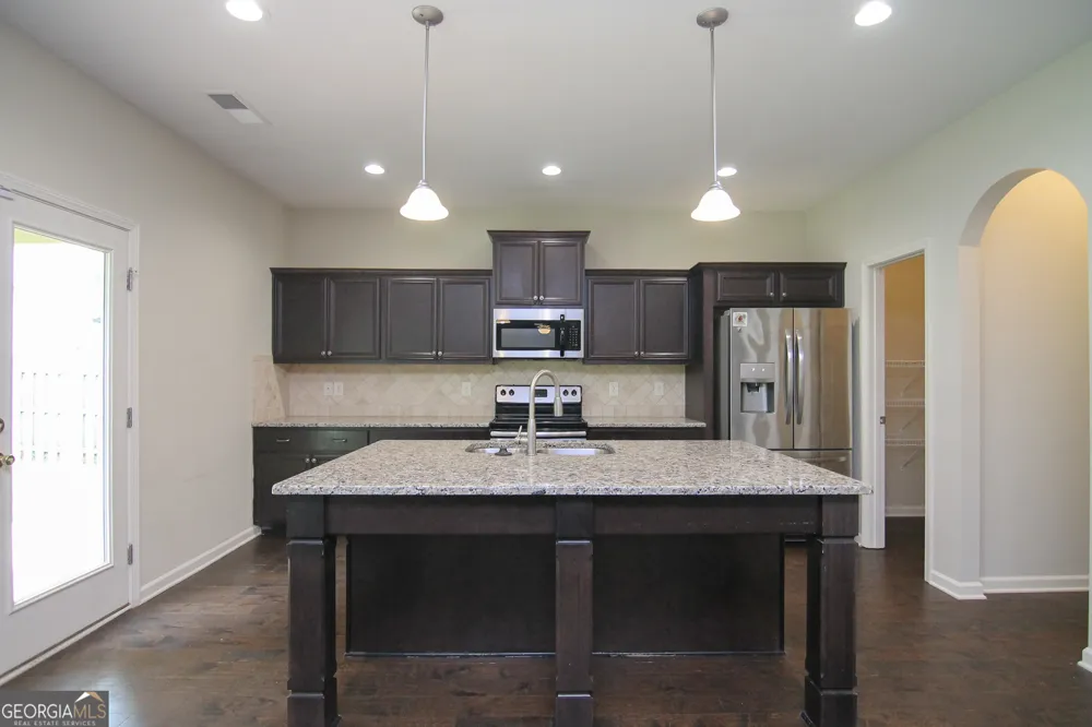 204 Dog Fennel LN Perry, GA 31069